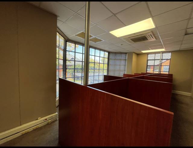 498.50M² OFFICE TO LET IN BRYANSTON